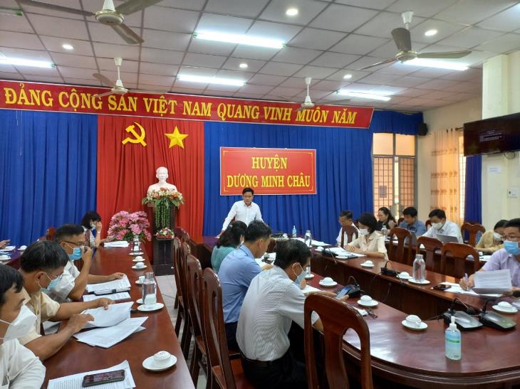 Thường trực HĐND huyện Dương Minh Châu giám sát việc giải quyết kiến nghị của cử tri trước, sau kỳ họp thứ hai HĐND huyện và kiến nghị thực hiện chưa dứt điểm ở các kỳ tiếp xúc trước